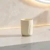 Молочно-белый