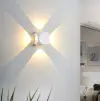 белый